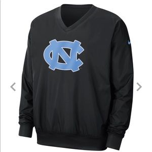 Nike Men's UNC Tar Heels Windshirt Black Jacket